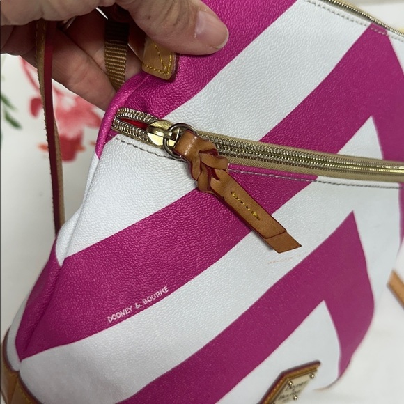 Dooney & Bourke Magenta and White Chevron Crossbody Bag Pebbled Leather - Picture 14 of 15